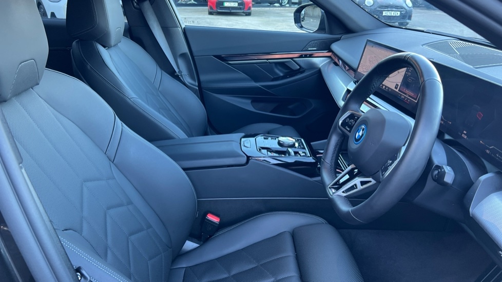 Used BMW 5 Series 2025 for sale - 76400801: Photo 11