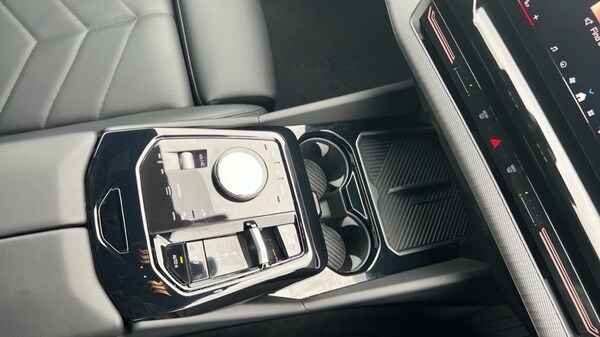 Used BMW 5 Series 2025 for sale - 76104117: Photo 10
