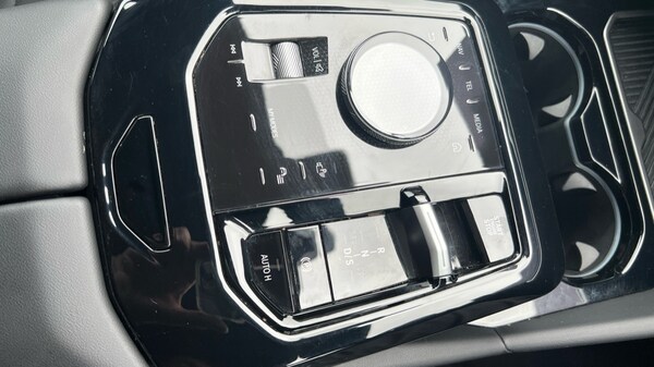 Used BMW 5 Series 2025 for sale - 76104117: Photo 19