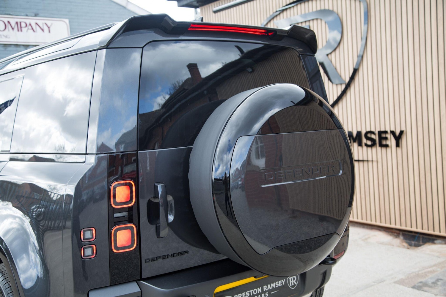 Used Land Rover Defender 110 for sale - 78092727: Photo 17