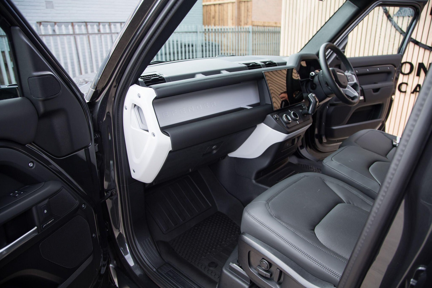 Used Land Rover Defender 110 for sale - 78092727: Photo 22