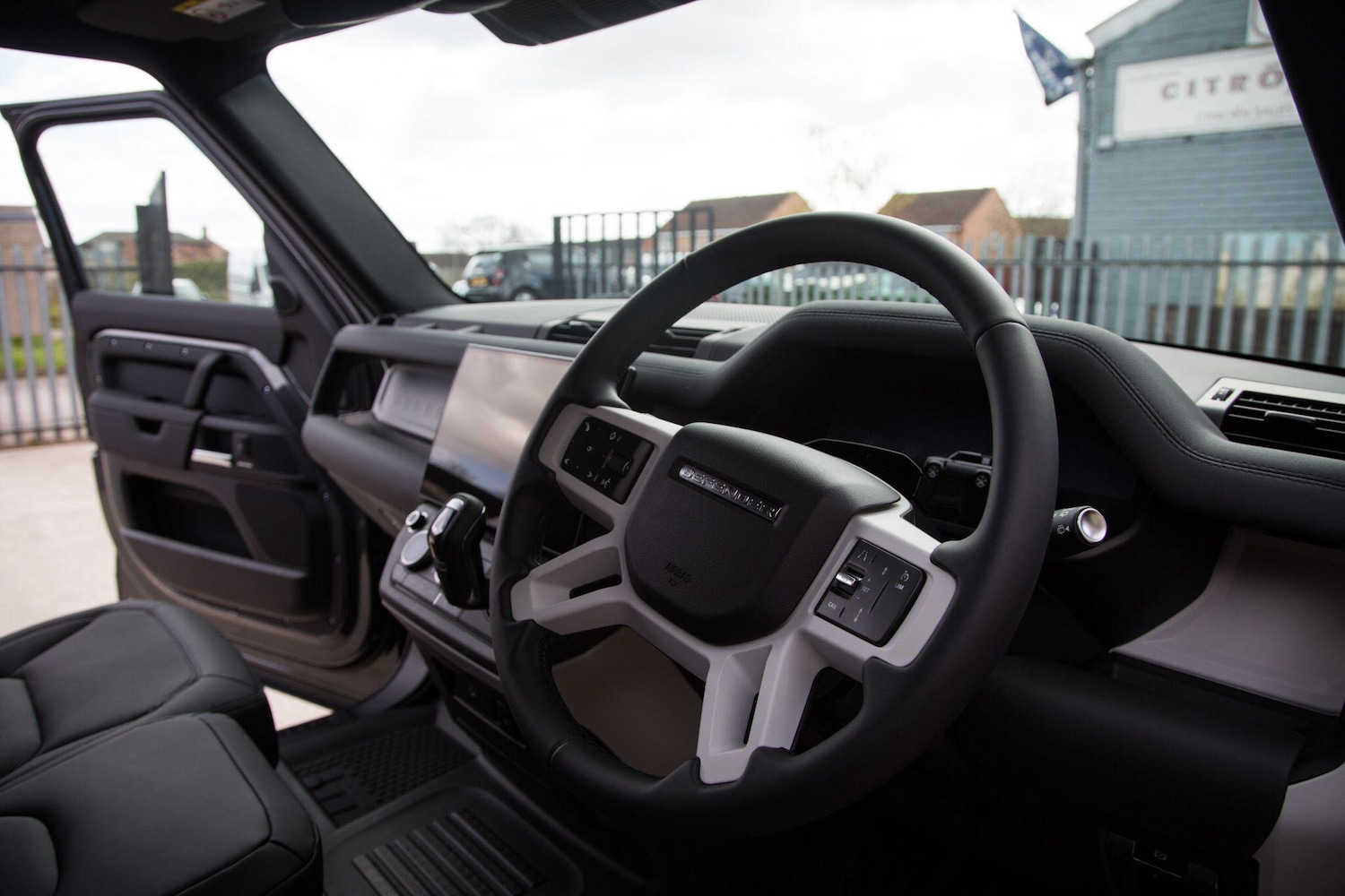 Used Land Rover Defender 110 for sale - 78092727: Photo 28