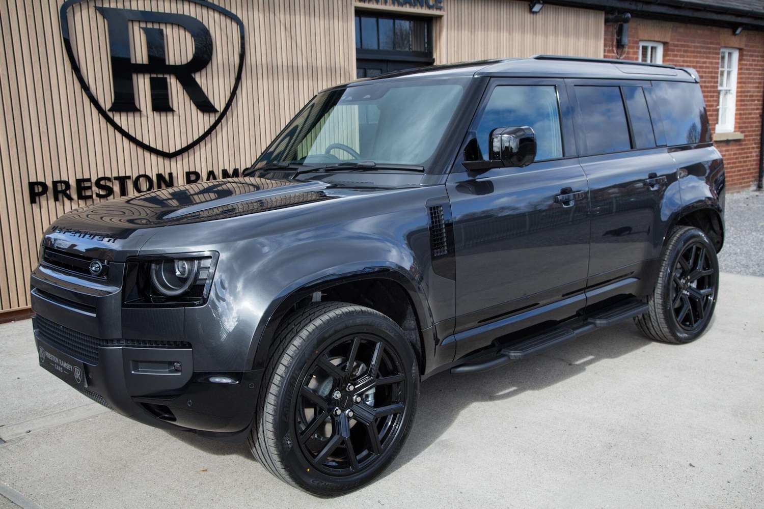 Used Land Rover Defender 110 for sale - 78092727: Photo 3