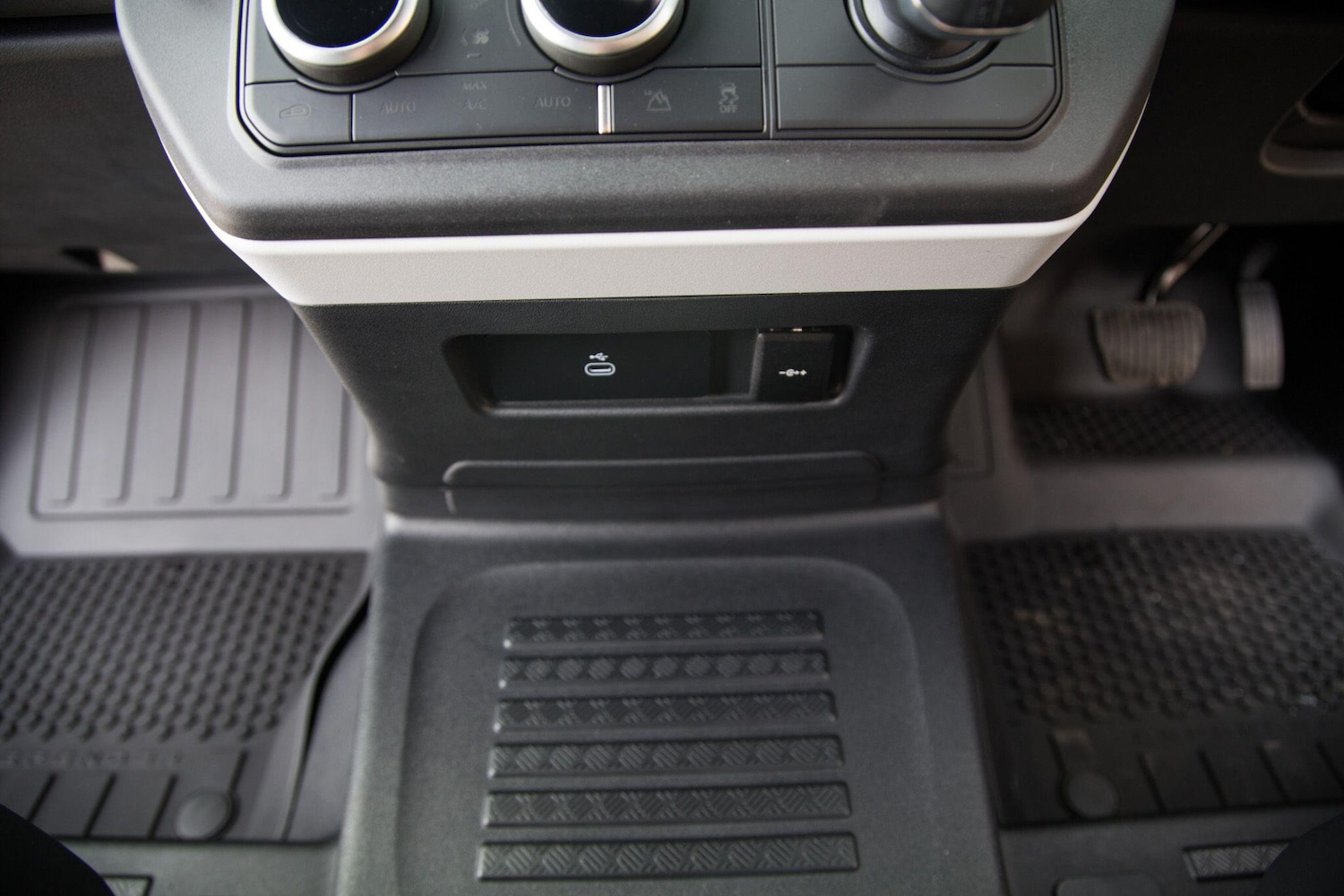 Used Land Rover Defender 110 for sale - 78092727: Photo 31