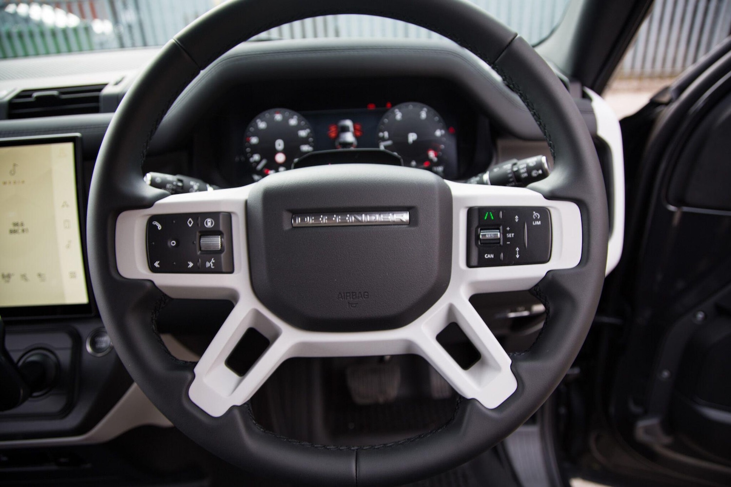 Used Land Rover Defender 110 for sale - 78092727: Photo 33