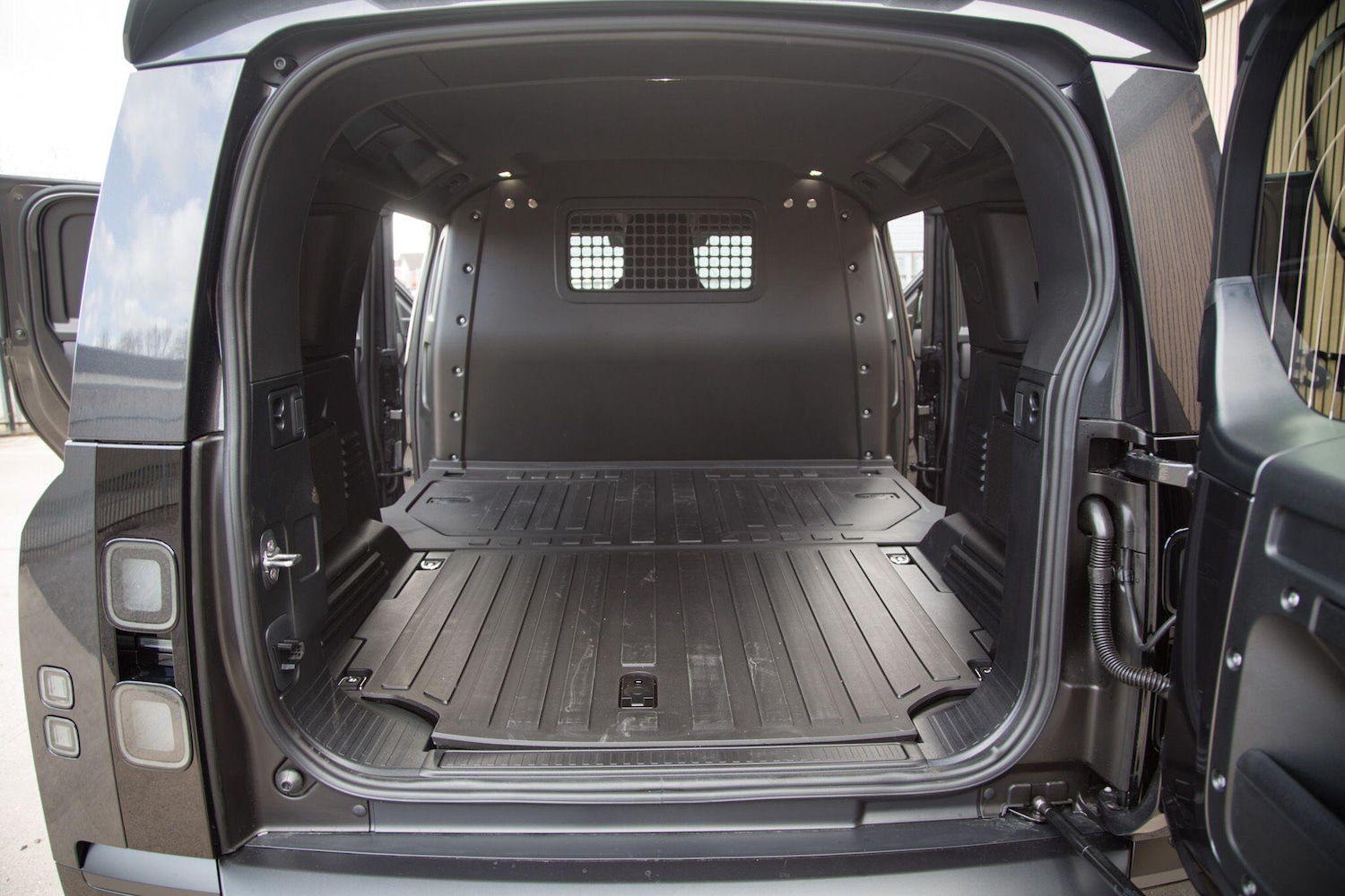 Used Land Rover Defender 110 for sale - 78092727: Photo 39