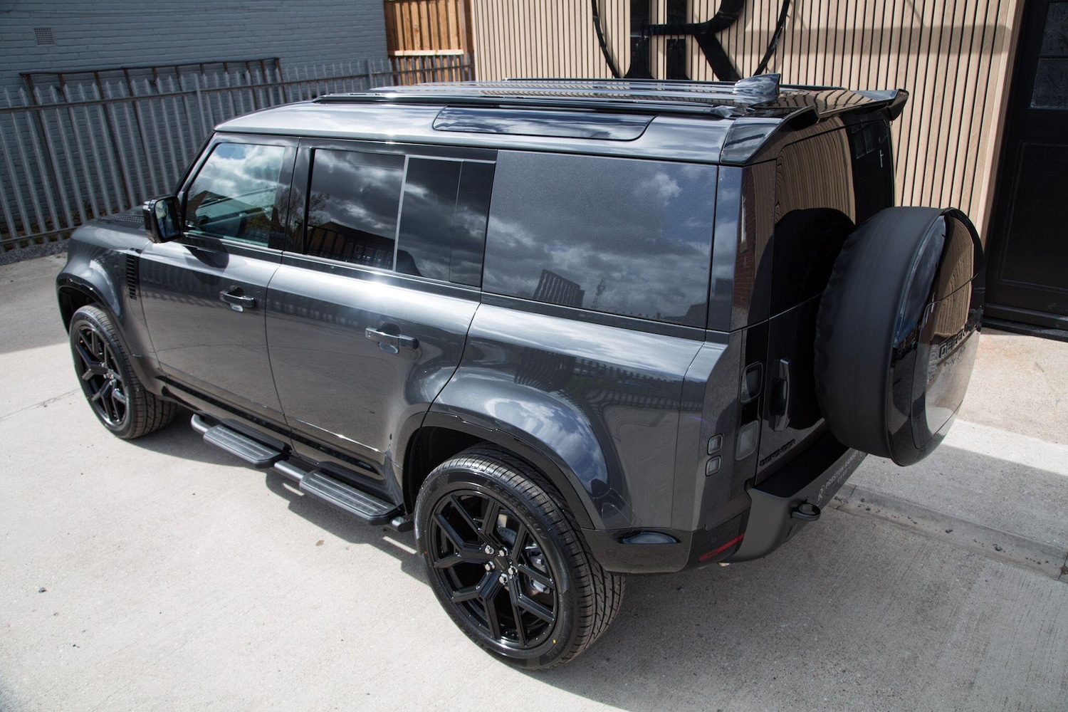 Used Land Rover Defender 110 for sale - 78092727: Photo 49