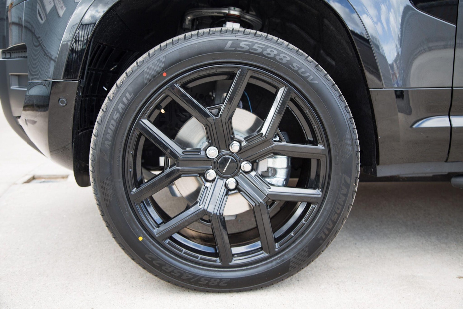 Used Land Rover Defender 110 for sale - 78092727: Photo 53