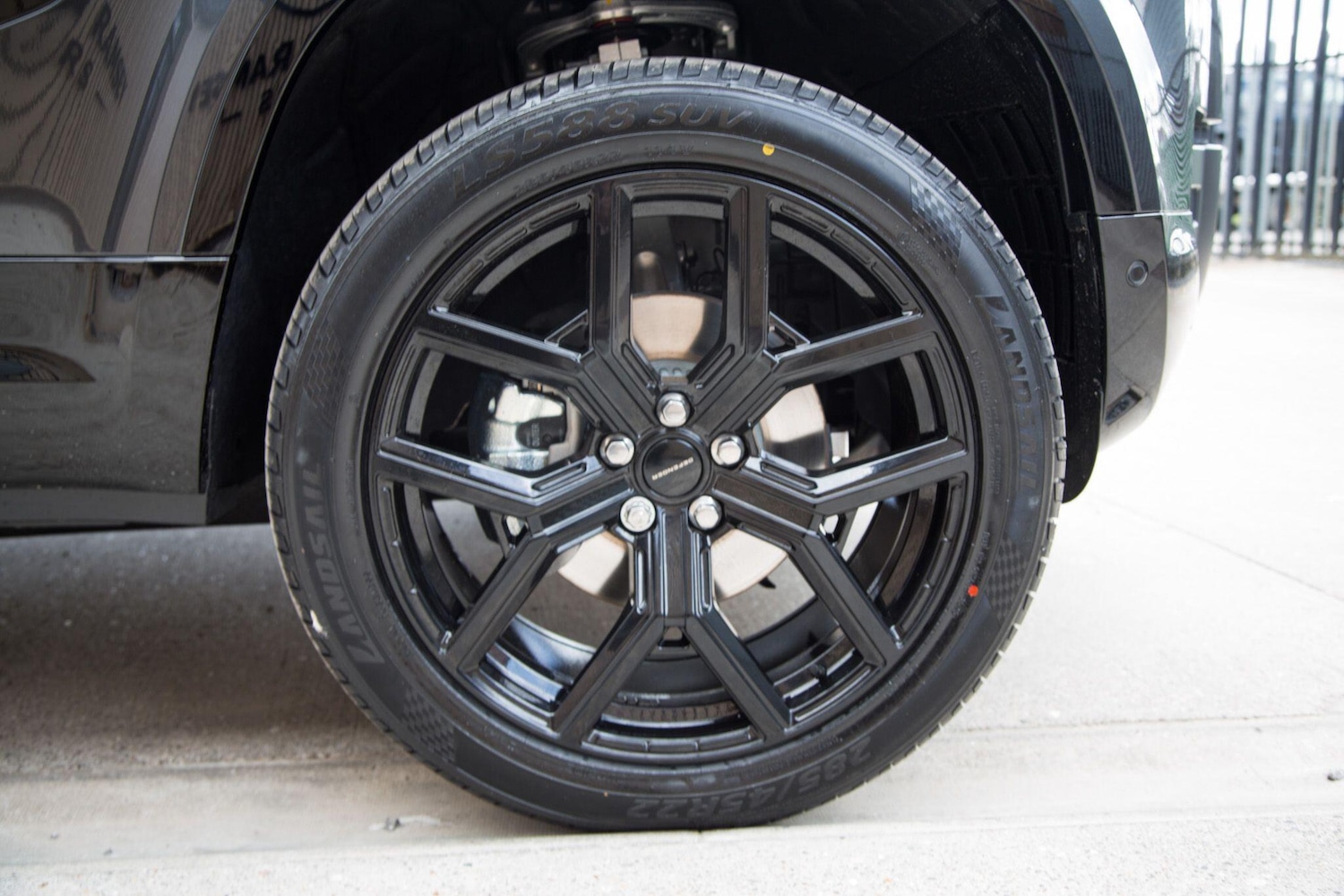 Used Land Rover Defender 110 for sale - 78092727: Photo 56