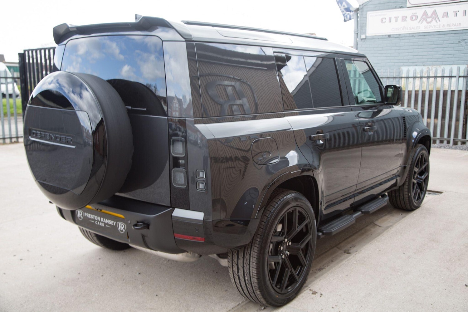 Used Land Rover Defender 110 for sale - 78092727: Photo 7