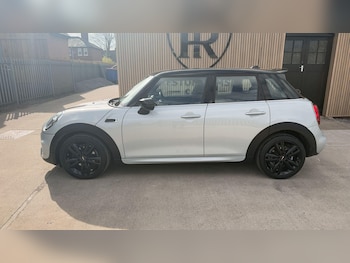Used MINI Hatch 2019 for sale - 78214316: Photo