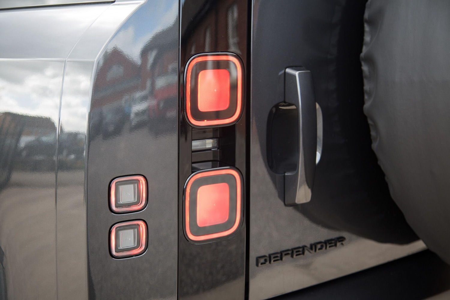 Used Land Rover Defender 110 for sale - 78170600: Photo 15