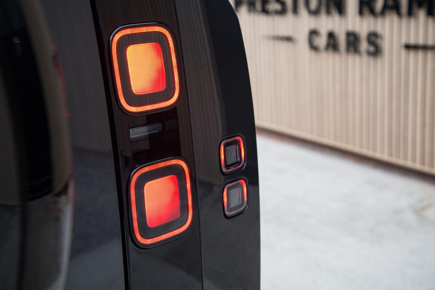 Used Land Rover Defender 110 for sale - 78170600: Photo 16