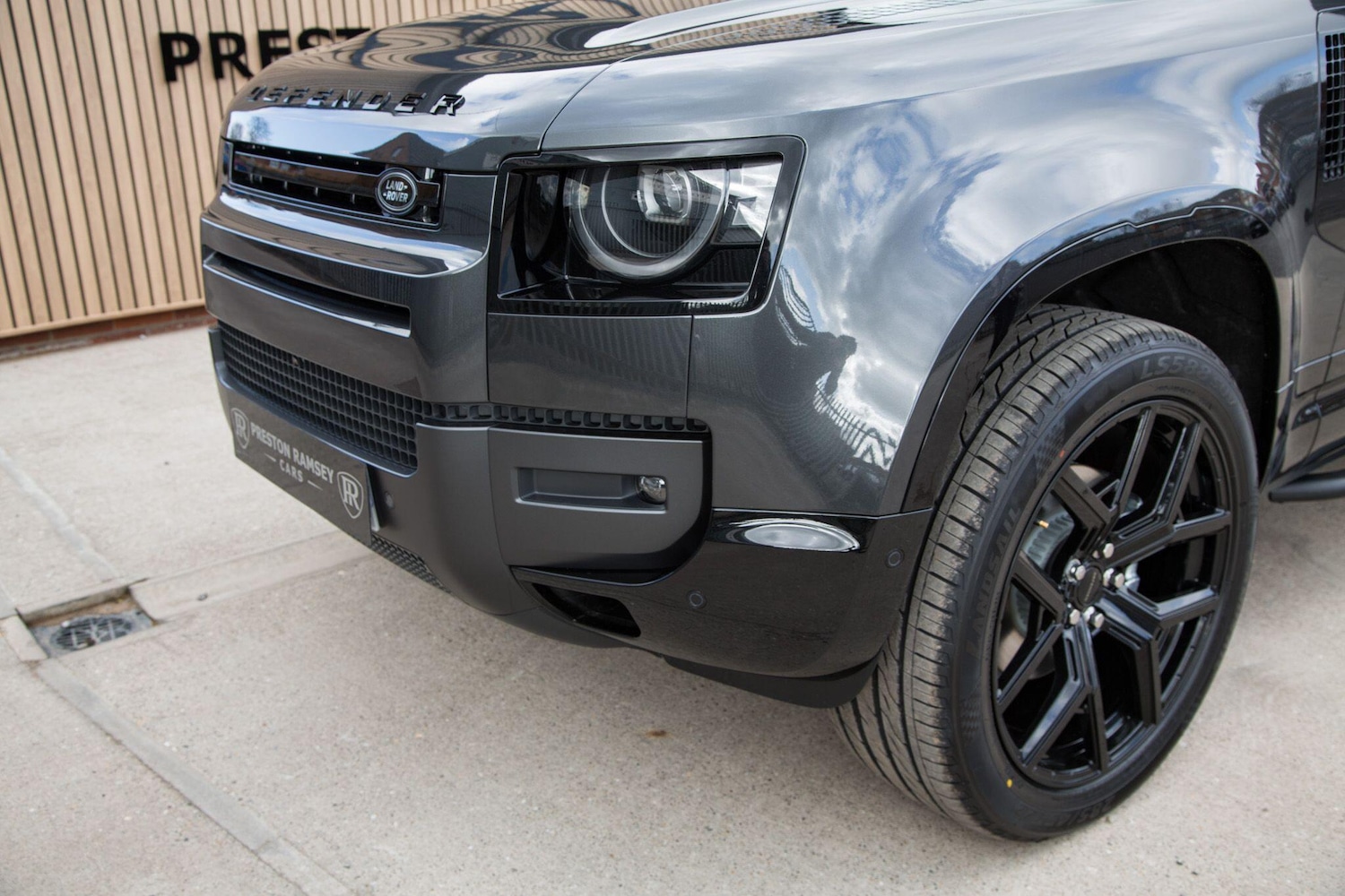 Used Land Rover Defender 110 for sale - 78170600: Photo 22