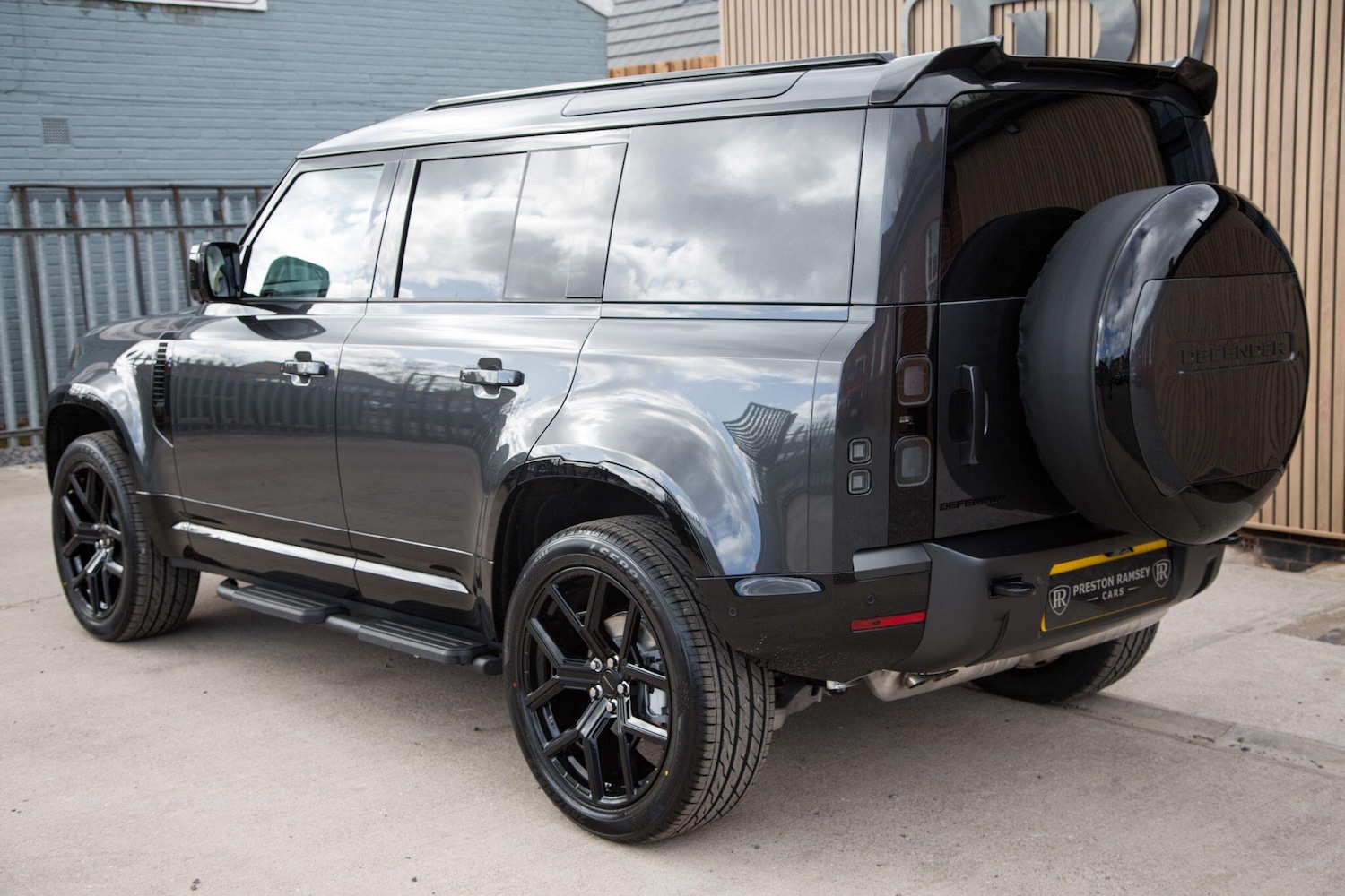 Used Land Rover Defender 110 for sale - 78170600: Photo 26