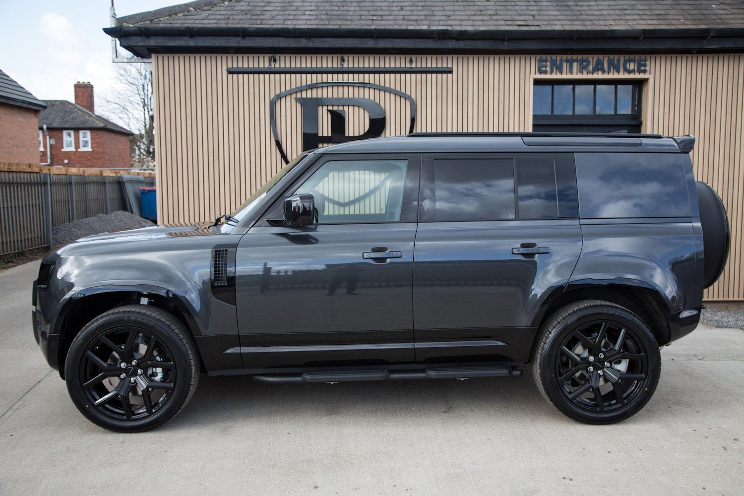 Used Land Rover Defender 110 for sale - 78170600: Photo 27