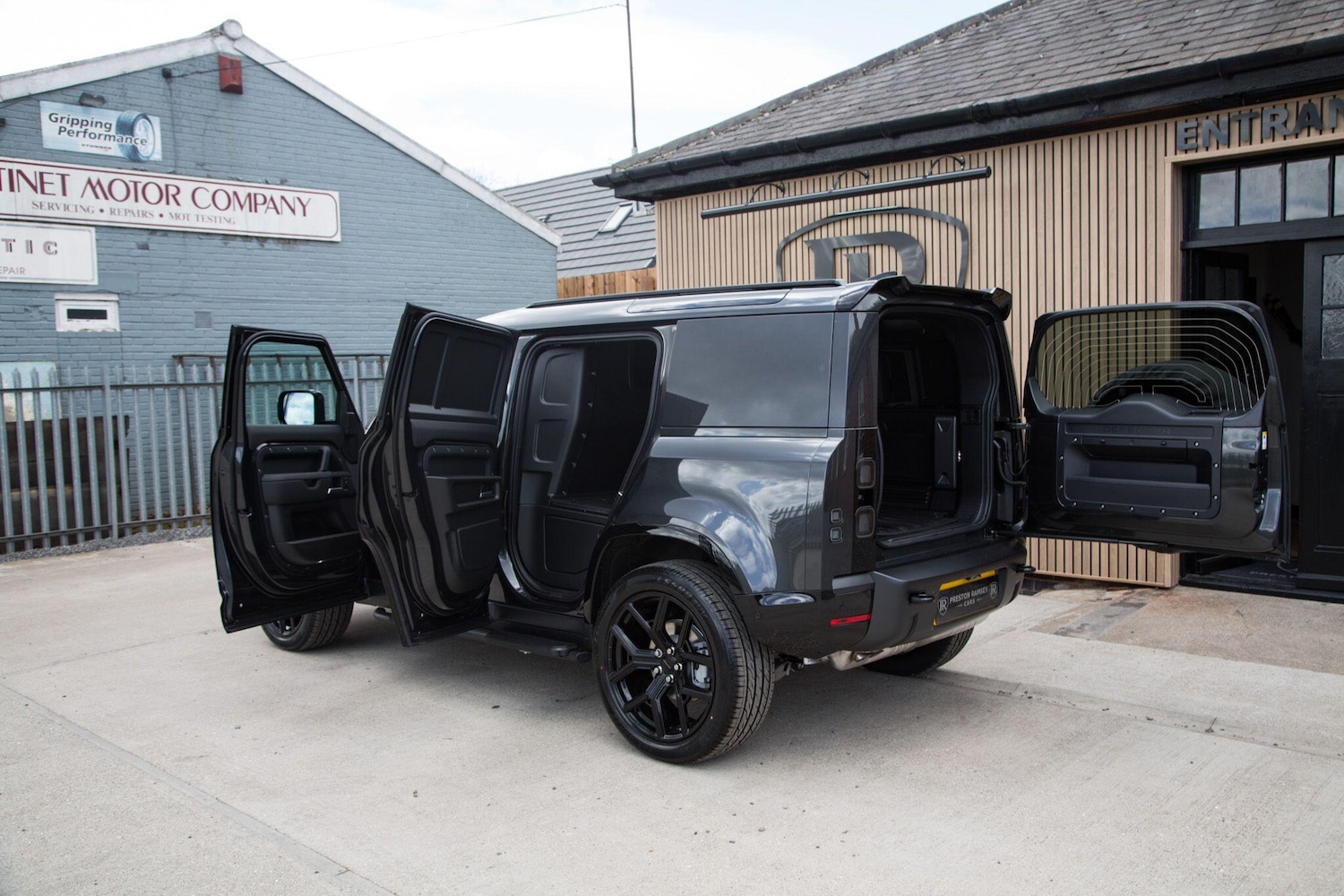 Used Land Rover Defender 110 for sale - 78170600: Photo 43