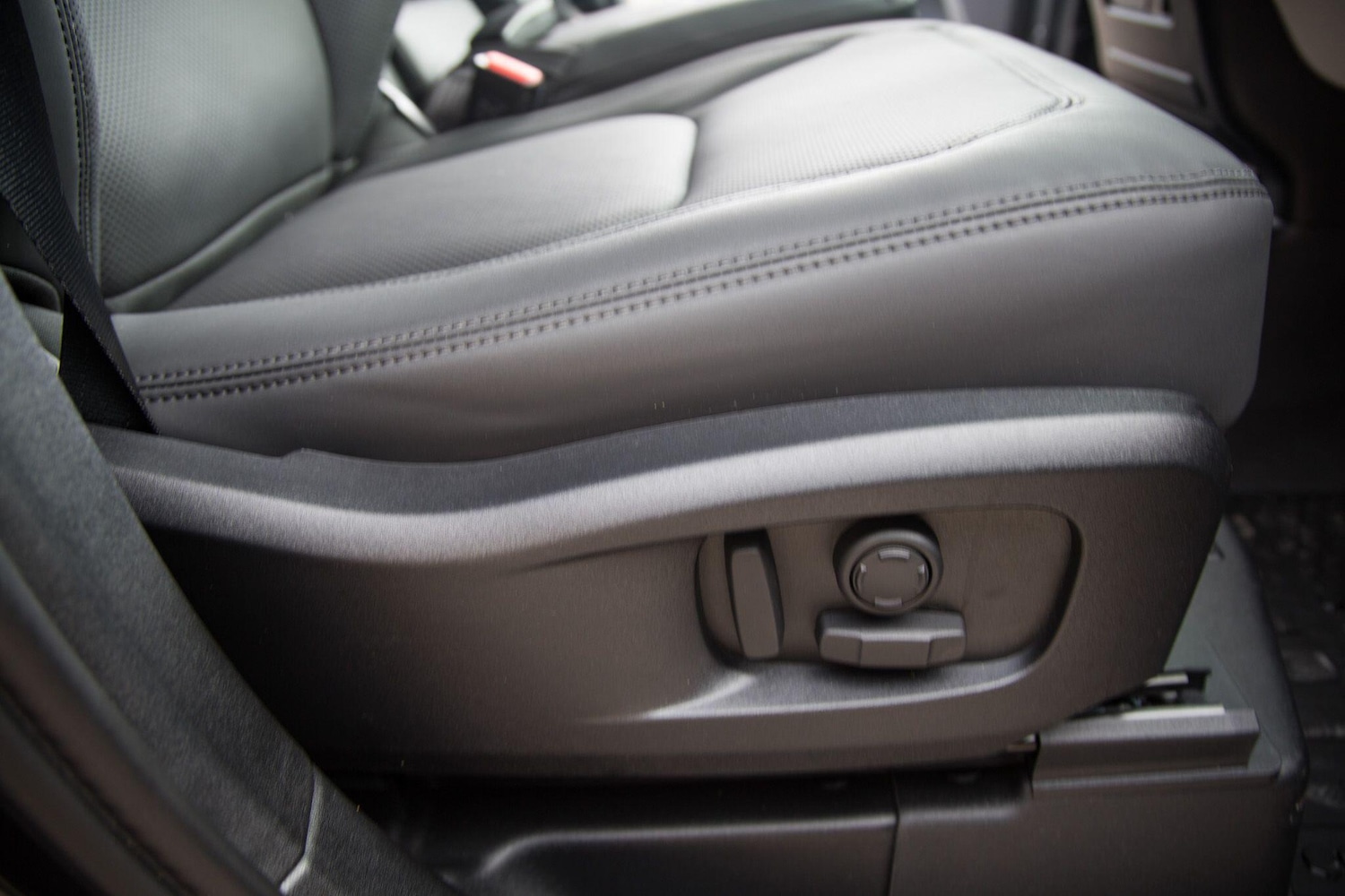 Used Land Rover Defender 110 for sale - 78170600: Photo 5