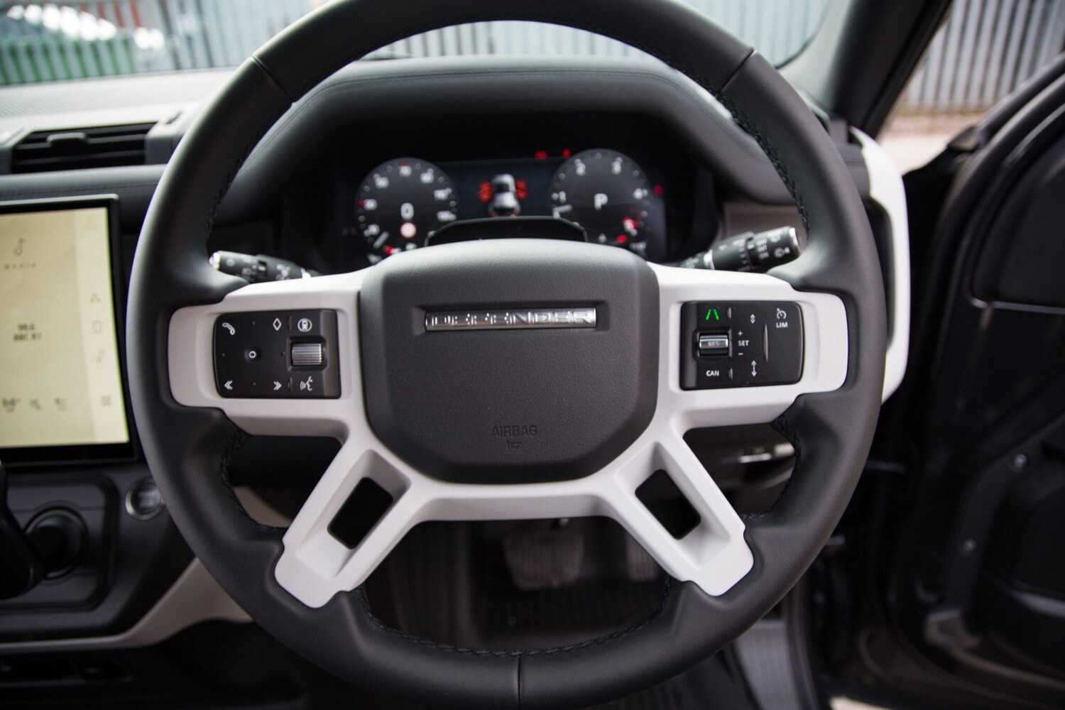 Used Land Rover Defender 110 for sale - 78170600: Photo 52