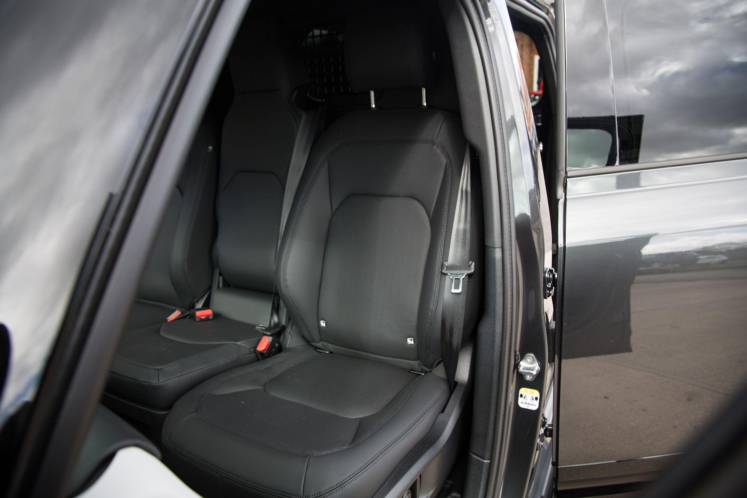 Used Land Rover Defender 110 for sale - 78170600: Photo 8