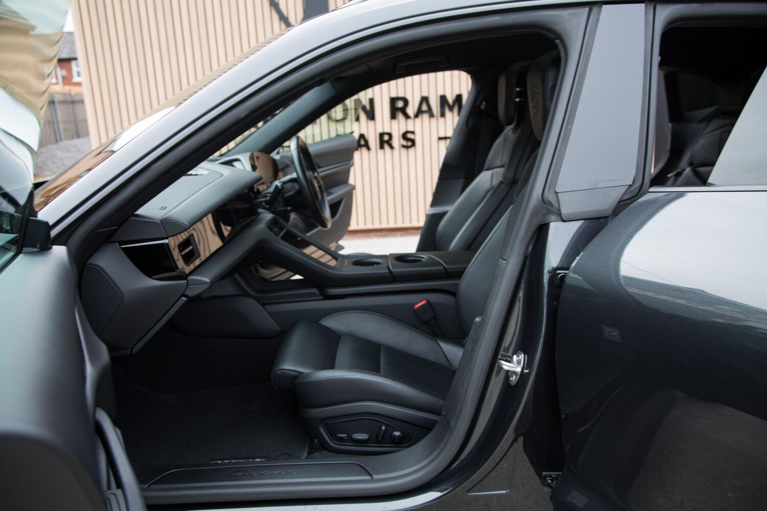 Used Porsche Taycan for sale - 78092729: Photo 19