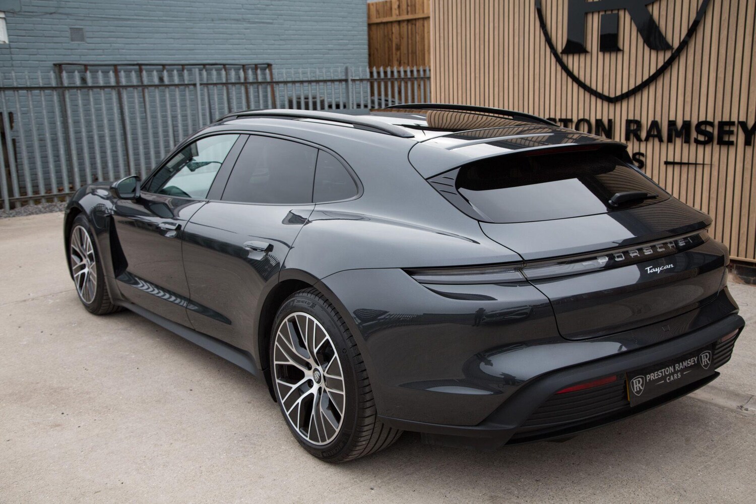 Used Porsche Taycan for sale - 78092729: Photo 4