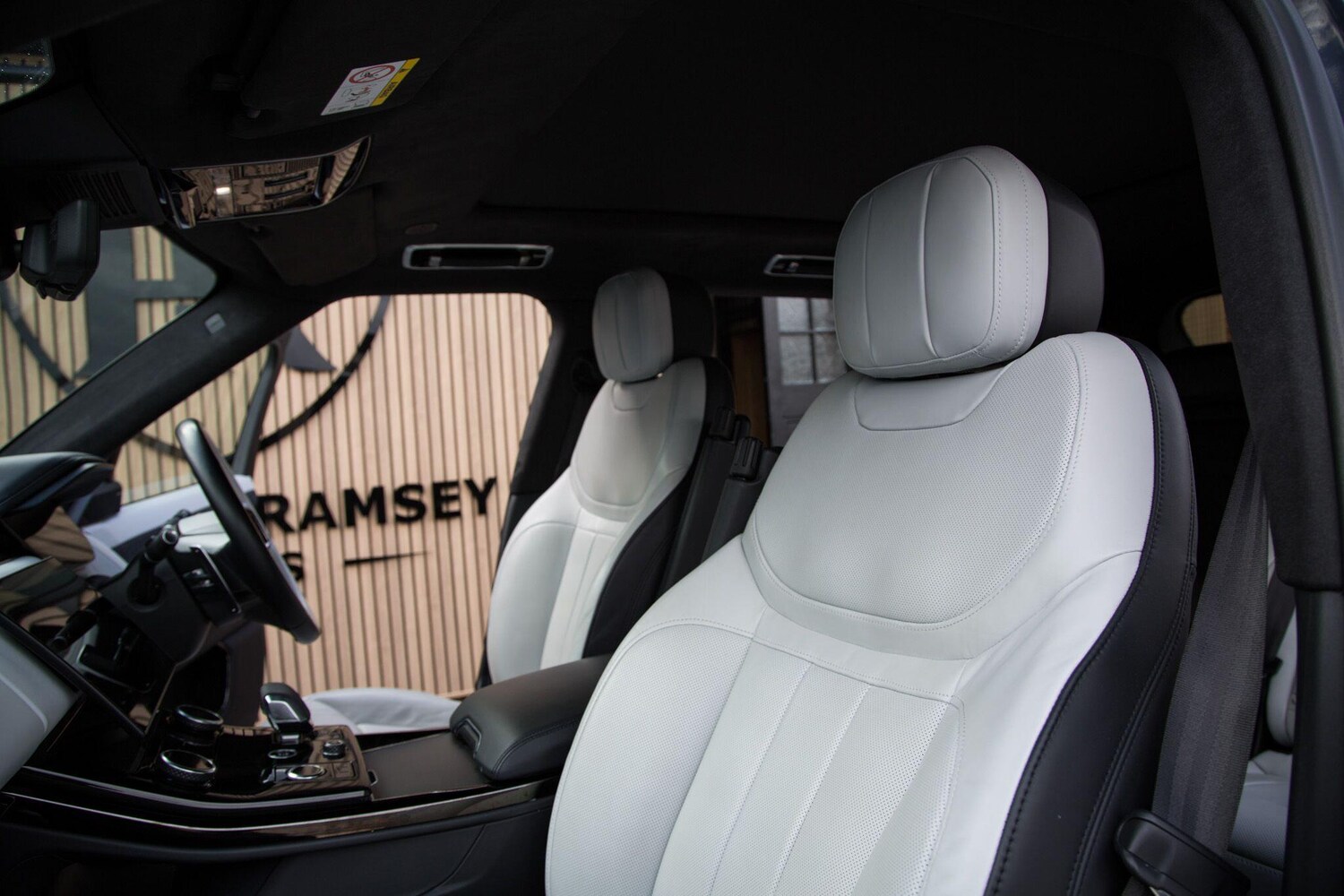 Used Hyundai i10 2022 for sale - 78092741: Photo 30