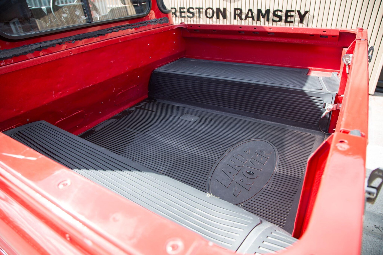 Used Land Rover Defender 90 1975 for sale - 78092739: Photo 29