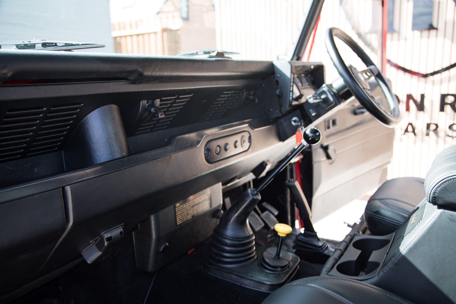 Used Land Rover Defender 90 1975 for sale - 78092739: Photo 31