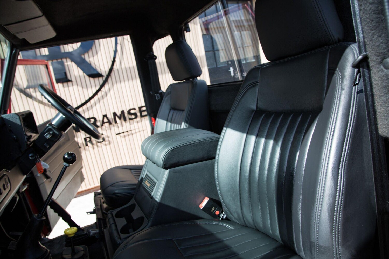 Used Land Rover Defender 90 1975 for sale - 78092739: Photo 32