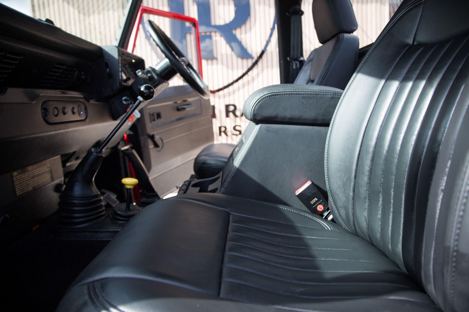 Used Land Rover Defender 90 1975 for sale - 78092739: Photo 33