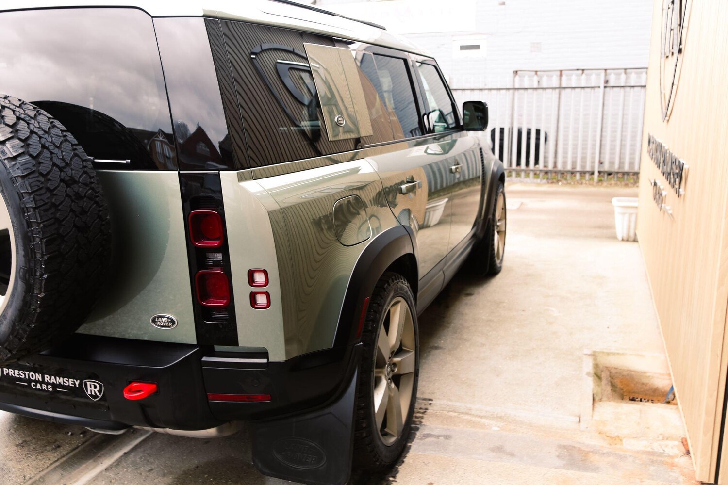 Used Land Rover Defender 2020 for sale - 78092726: Photo 10