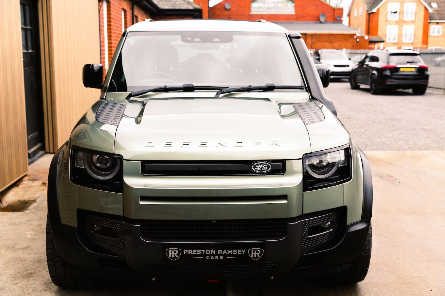 Used Land Rover Defender 2020 for sale - 78092726: Photo 2