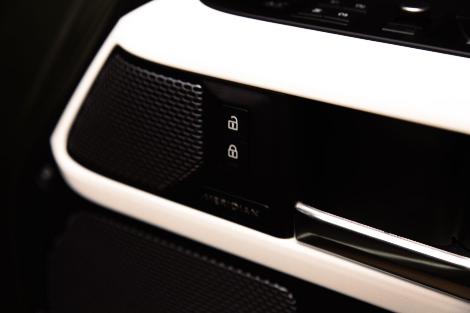 Used Land Rover Defender 2020 for sale - 78092726: Photo 40