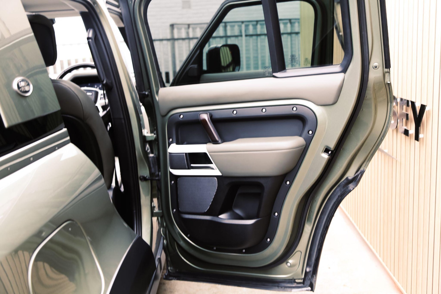 Used Land Rover Defender 2020 for sale - 78092726: Photo 42