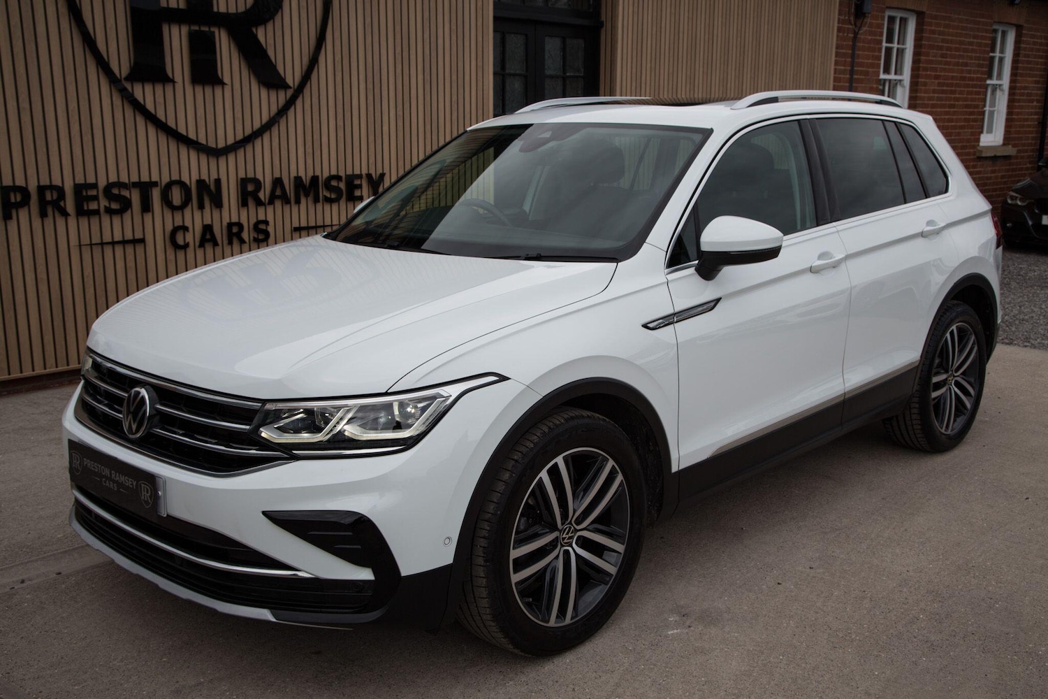 Used Volkswagen Tiguan 2021 for sale - 78116032: Photo 3