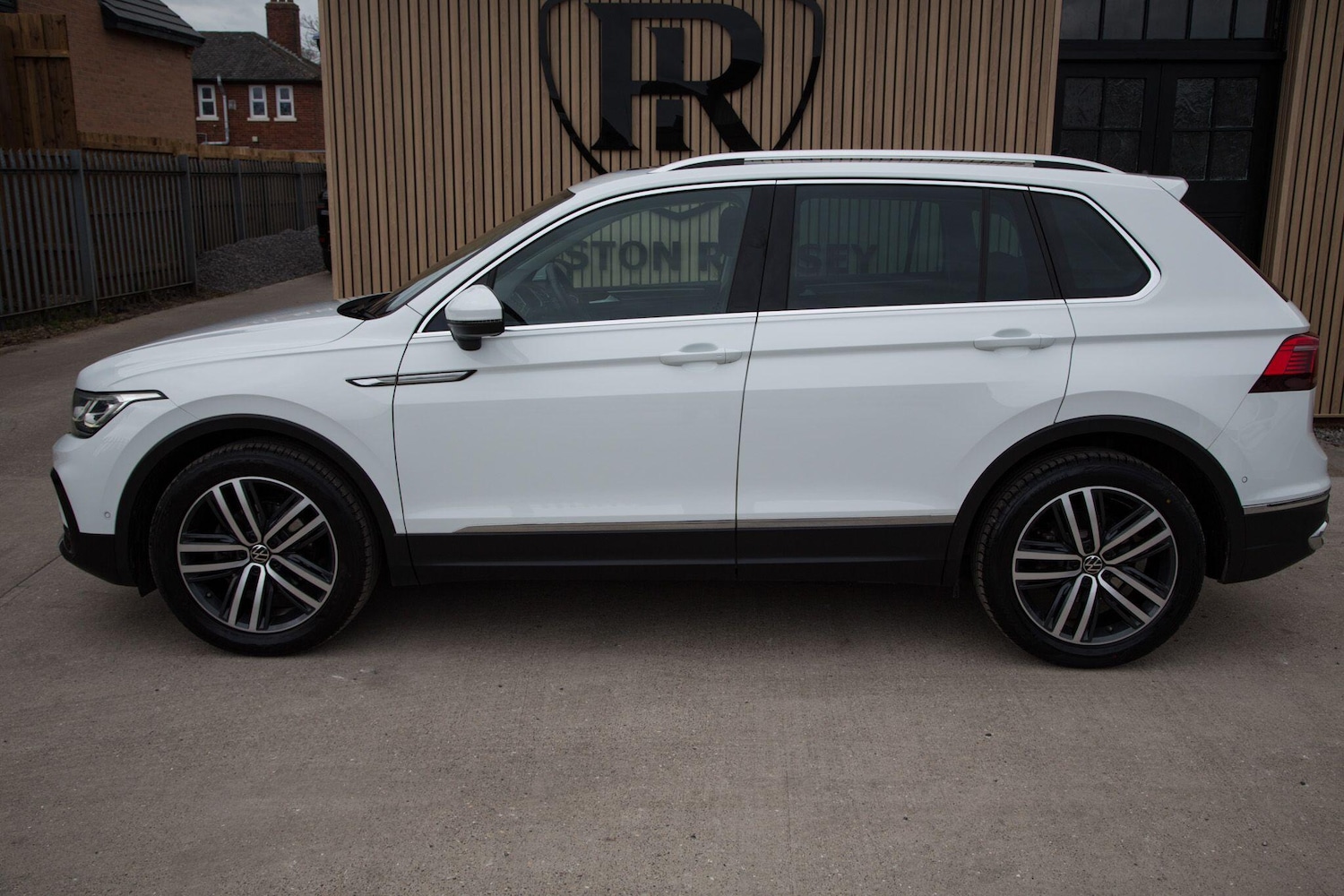 Used Volkswagen Tiguan 2021 for sale - 78116032: Photo 4