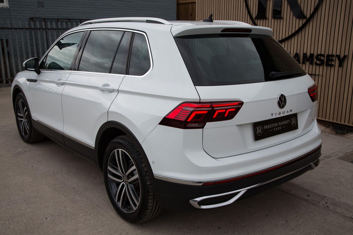 Used Volkswagen Tiguan 2021 for sale - 78116032: Photo 5