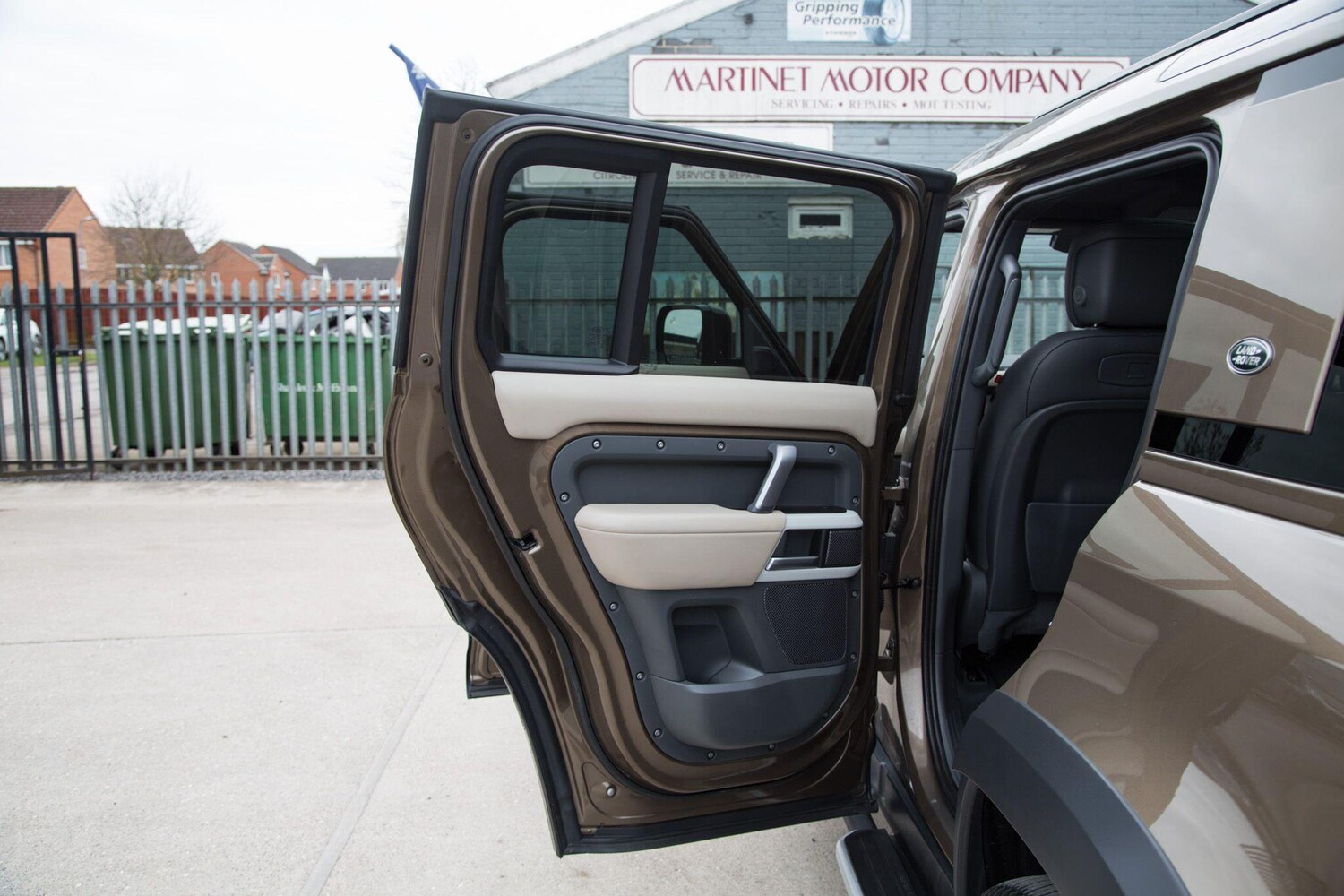 Used Land Rover Defender 2021 for sale - 78092734: Photo 23