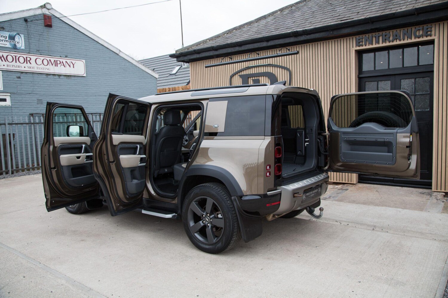 Used Land Rover Defender 2021 for sale - 78092734: Photo 28