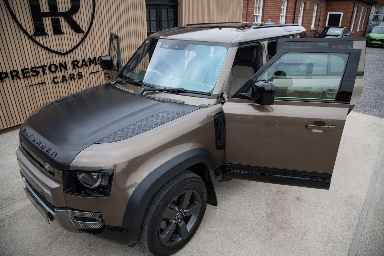 Used Land Rover Defender 2021 for sale - 78092734: Photo 29