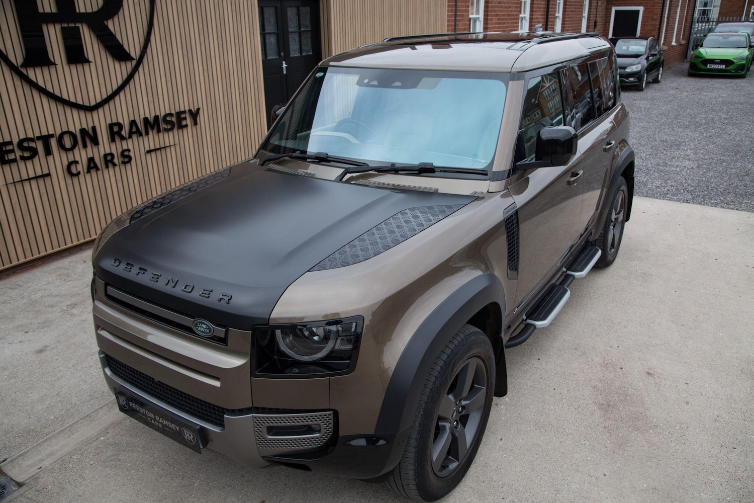 Used Land Rover Defender 2021 for sale - 78092734: Photo 3