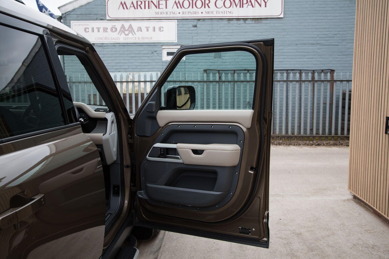 Used Land Rover Defender 2021 for sale - 78092734: Photo 36