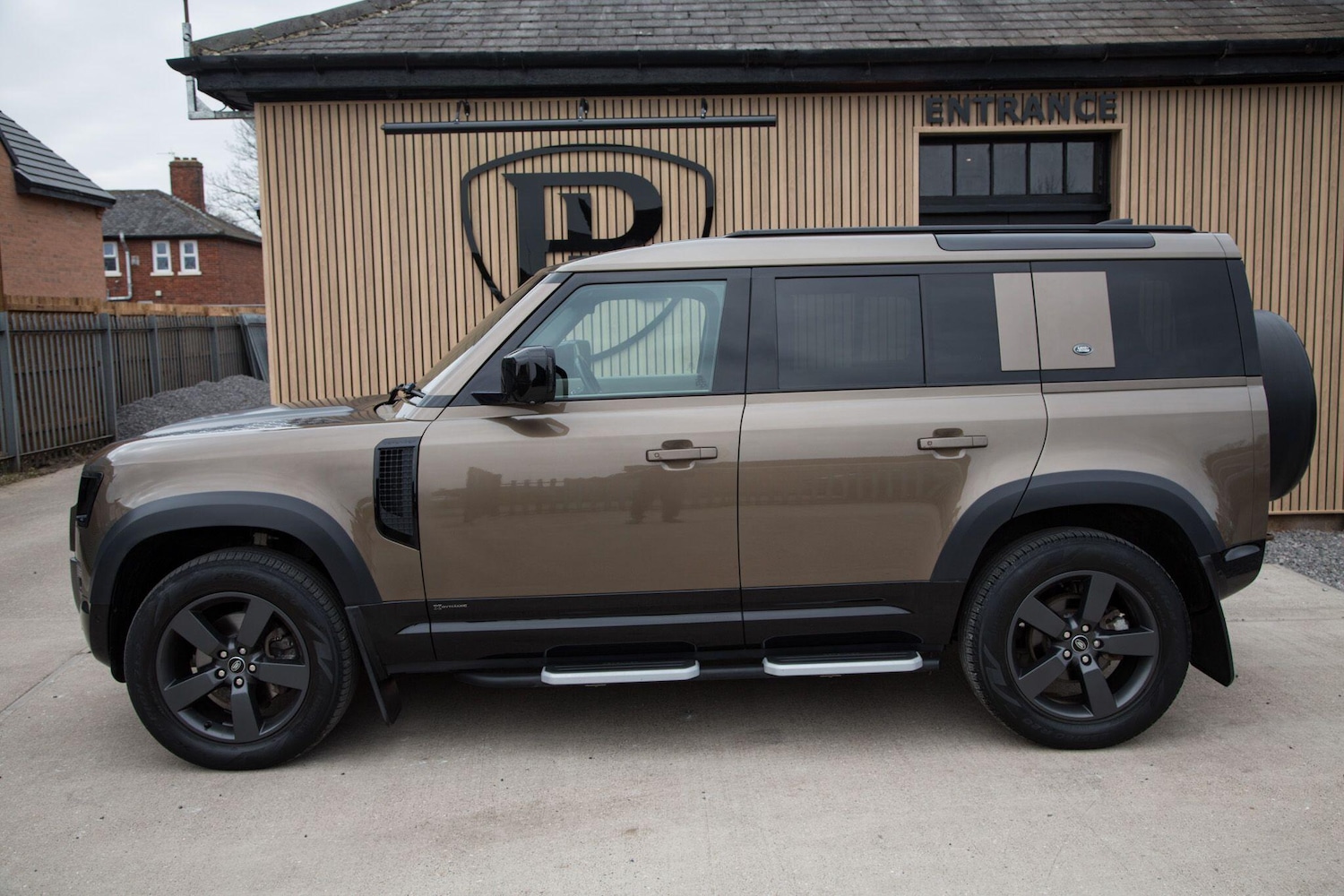 Used Land Rover Defender 2021 for sale - 78092734: Photo 4