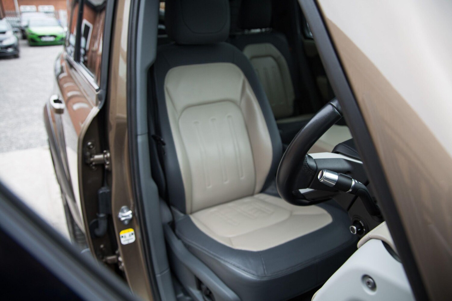 Used Land Rover Defender 2021 for sale - 78092734: Photo 50