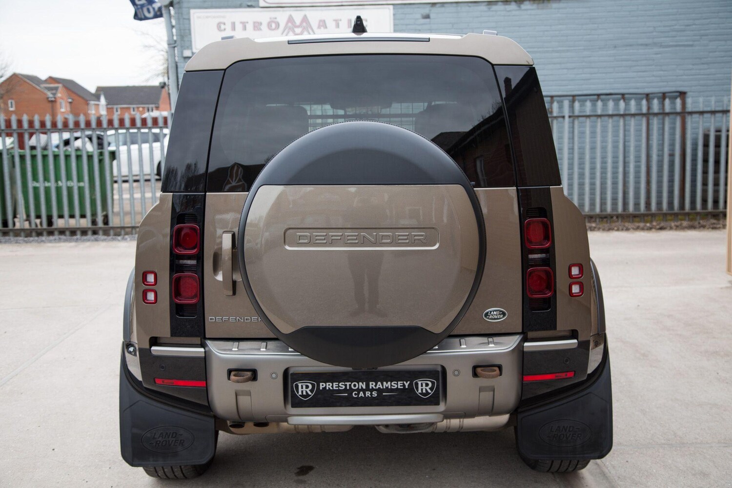 Used Land Rover Defender 2021 for sale - 78092734: Photo 6