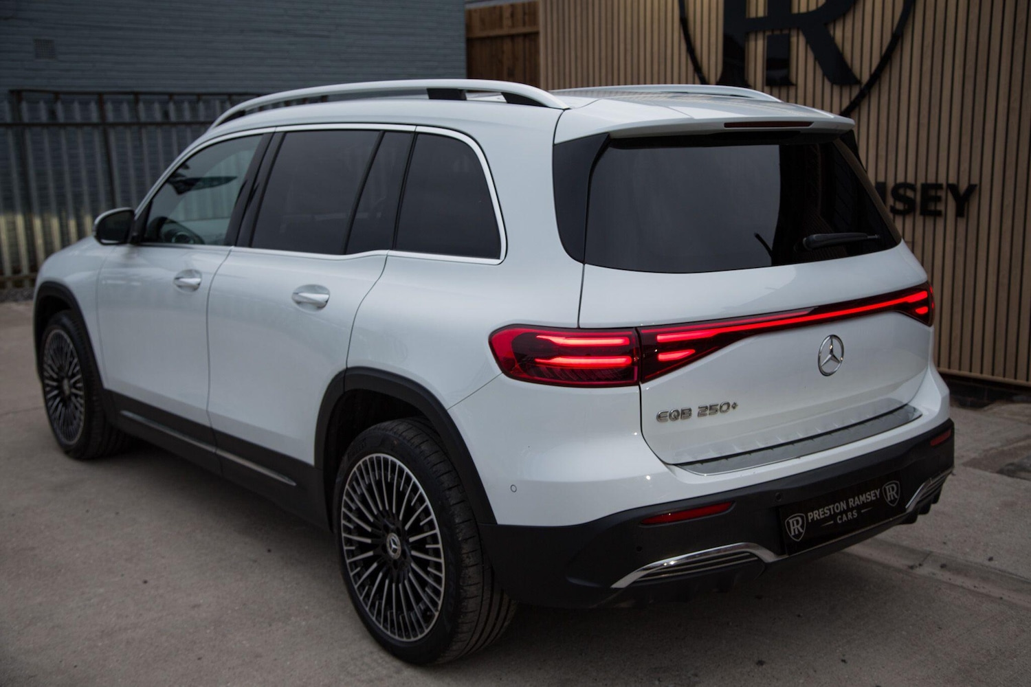 Used Mercedes-Benz EQB 2024 for sale - 78092735: Photo 5