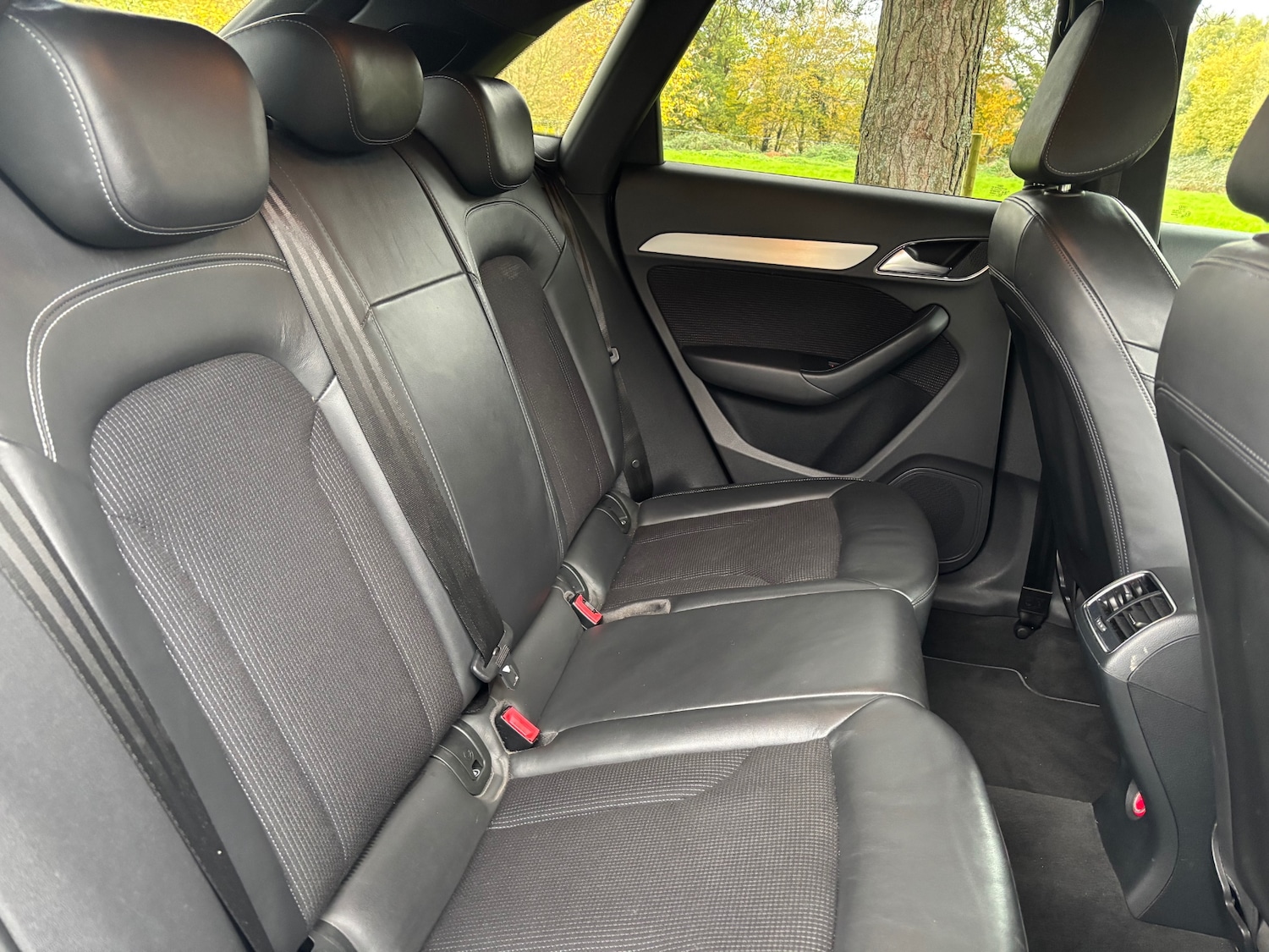 Used Audi Q3 2013 for sale - 76380395: Photo 9