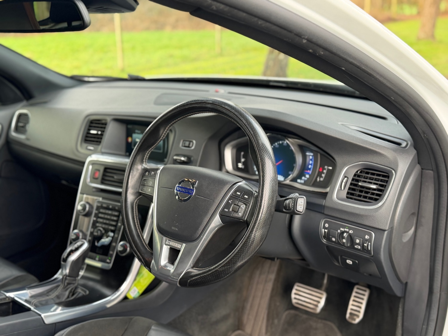 Used Volvo V60 2016 for sale - 77599537: Photo 10