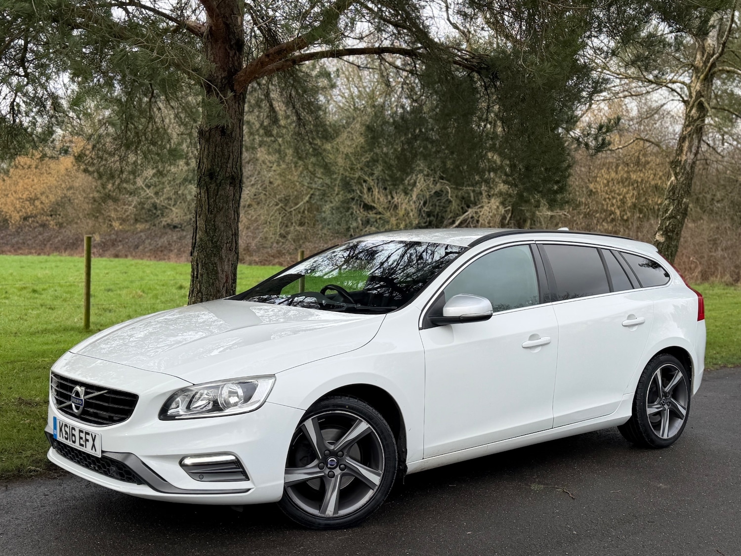 Used Volvo V60 2016 for sale - 77599537: Photo 3